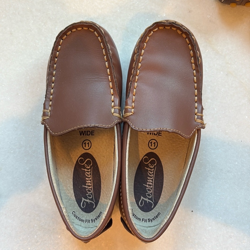 Footmates wide loafers